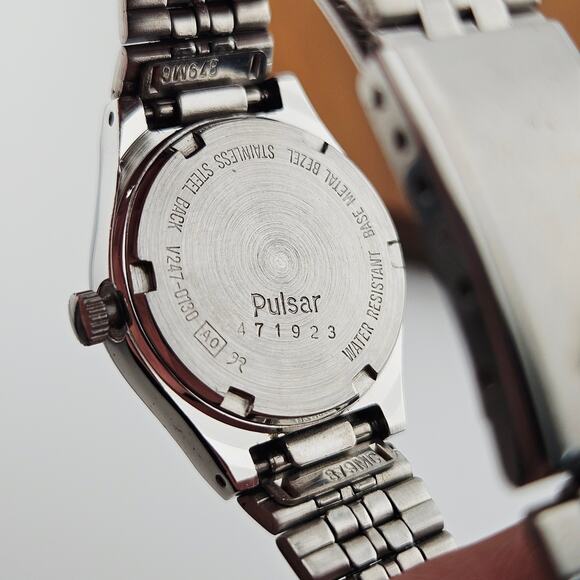 Pulsar Silver Tone Calendar Dial Watch Everyday Basic Casual Simple Classic - Picture 6 of 7